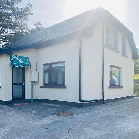 Townhouse Leenane Лийнан Екстериор снимка