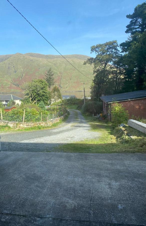 Townhouse Leenane Лийнан Екстериор снимка