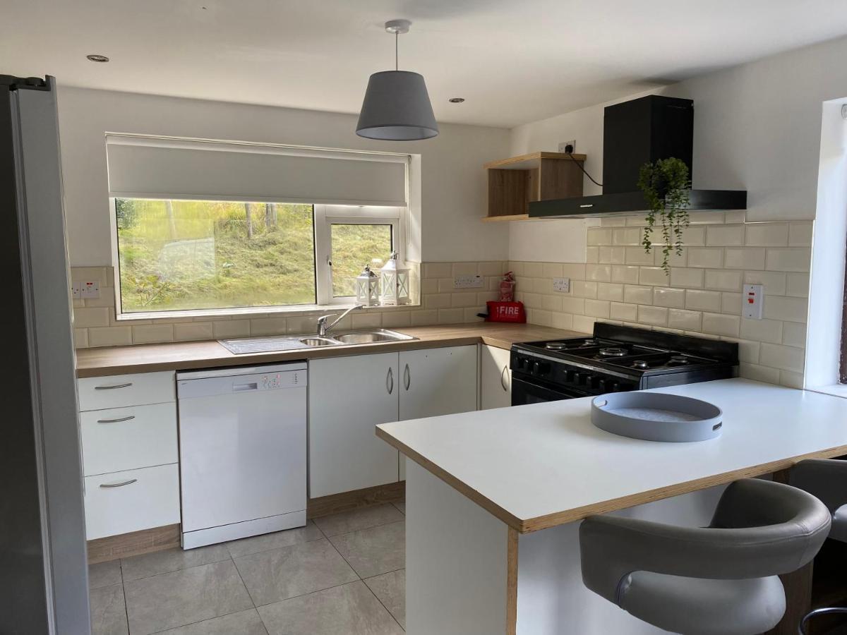 Townhouse Leenane Лийнан Екстериор снимка